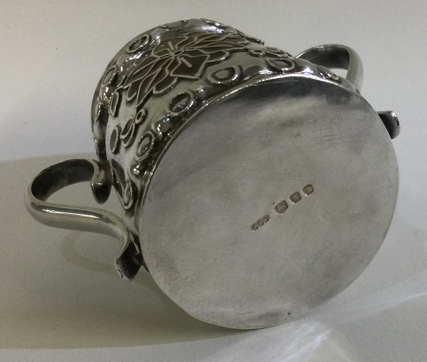 JOHN FERGUSON GOW: A silver and red enamelled cup. - Image 2 of 6