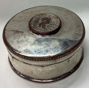 An Old Sheffield Plate snuff box with lift-off cover.