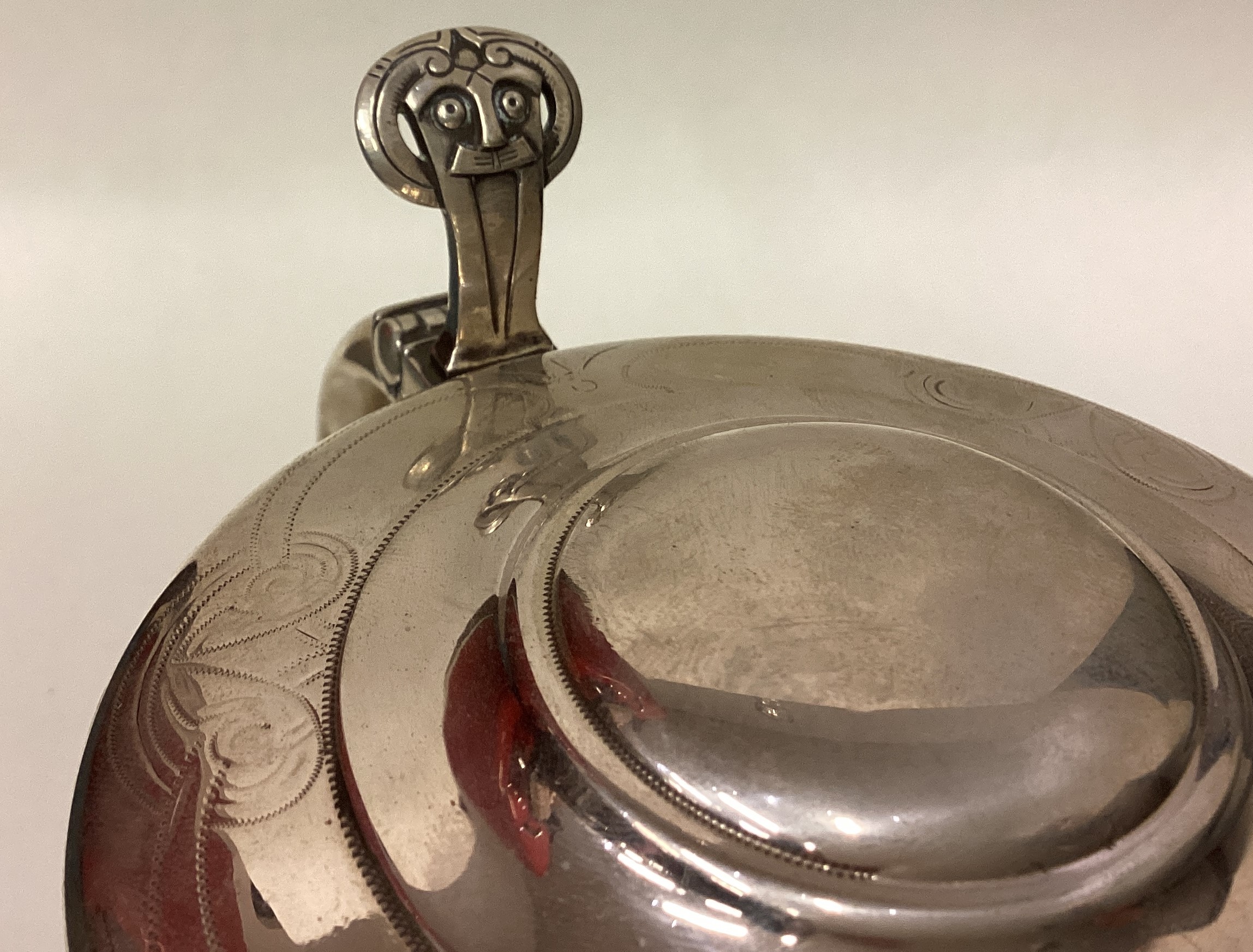 A rare silver lidded tankard. By David Andersen. - Image 2 of 4