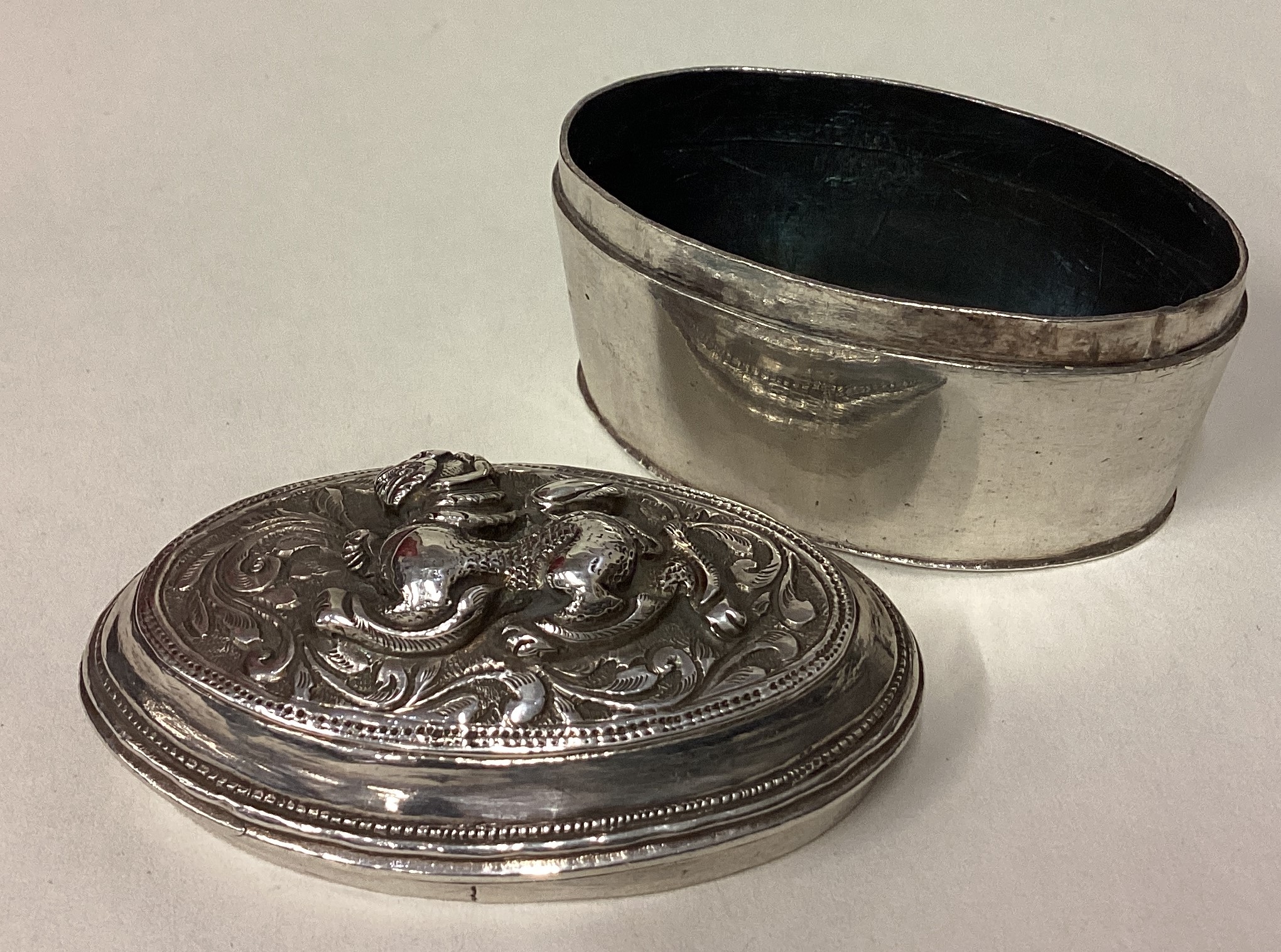 A 19th Century Turkish silver box with lift-off cover. - Image 3 of 3
