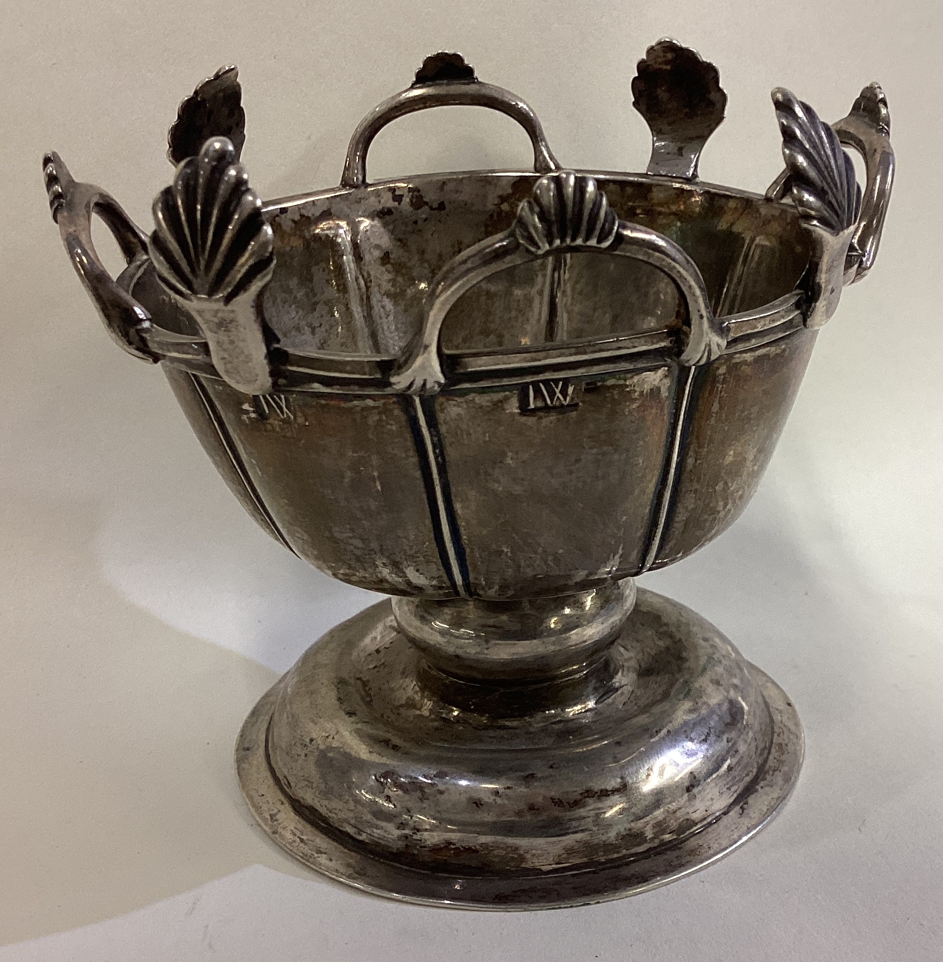 A Continental silver dish. - Image 2 of 3