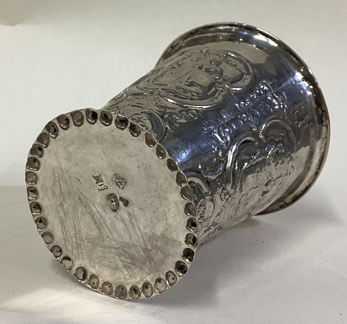 An Antique silver beaker. - Image 2 of 3