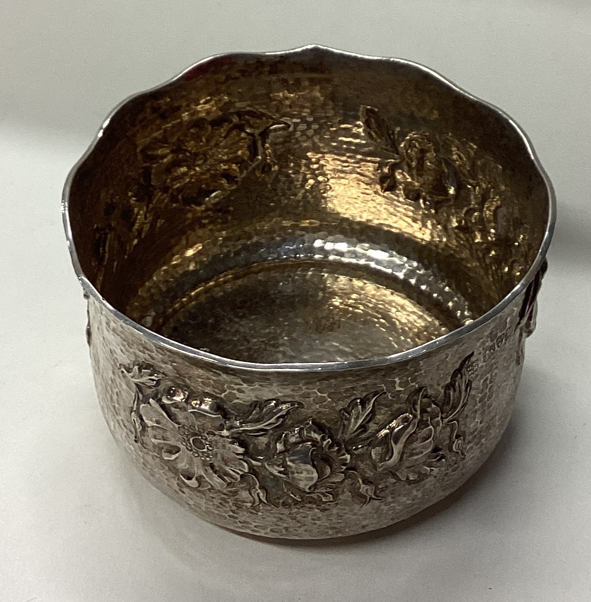 CHESTER: A fine Art Nouveau silver rose bowl with chased decoration. - Image 2 of 3