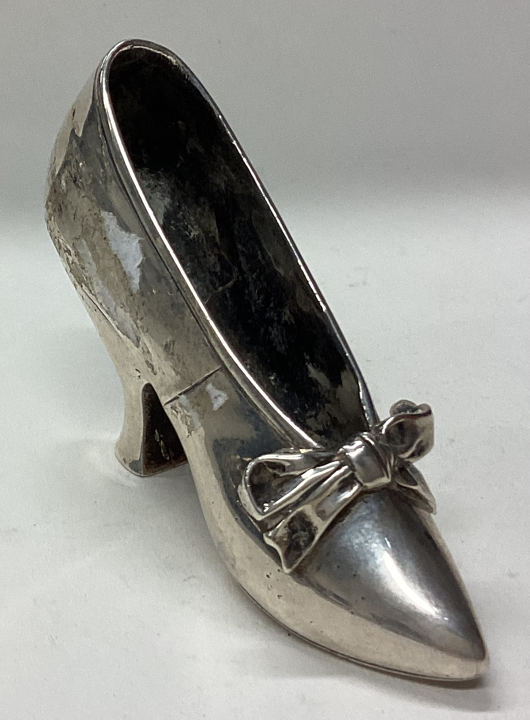 A Victorian silver model of a shoe. London 1890. - Image 3 of 3