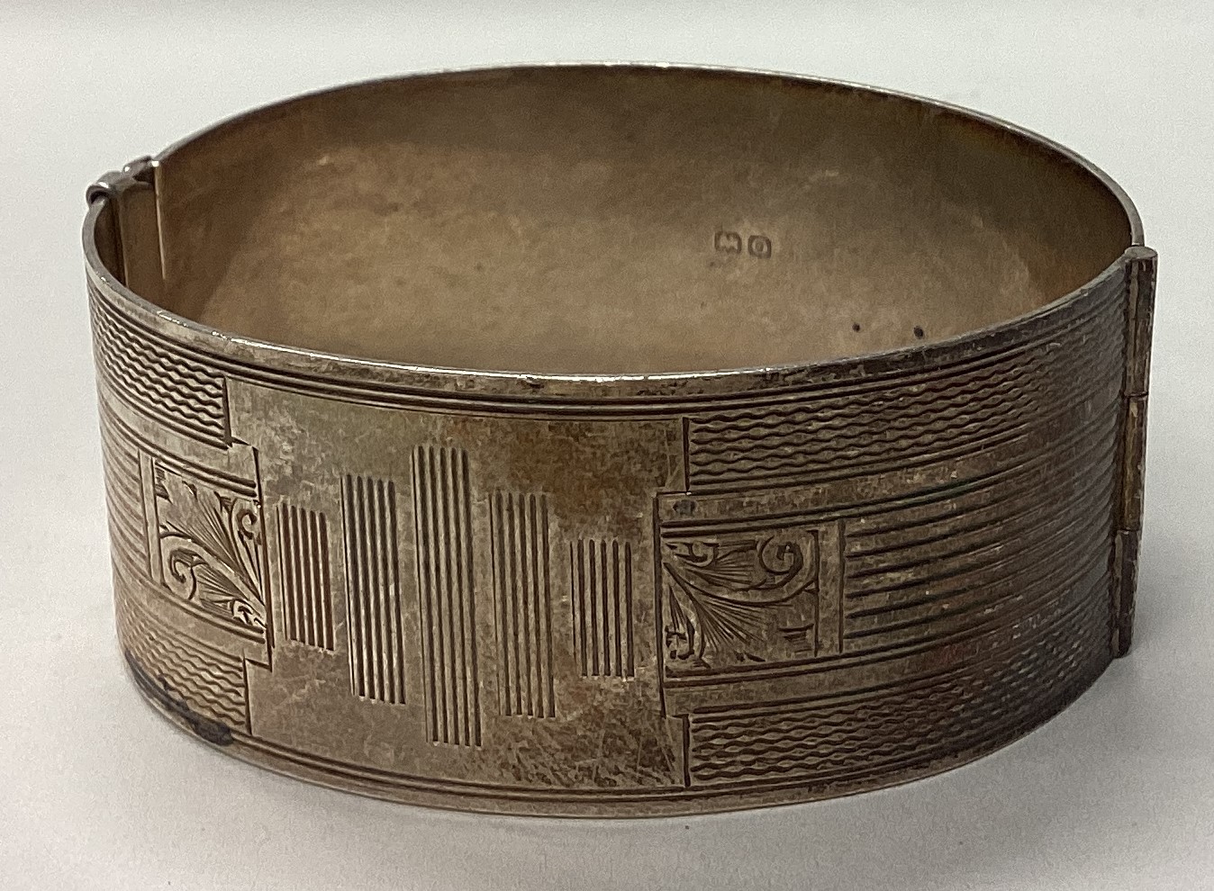 A silver bangle. Birmingham 1913.