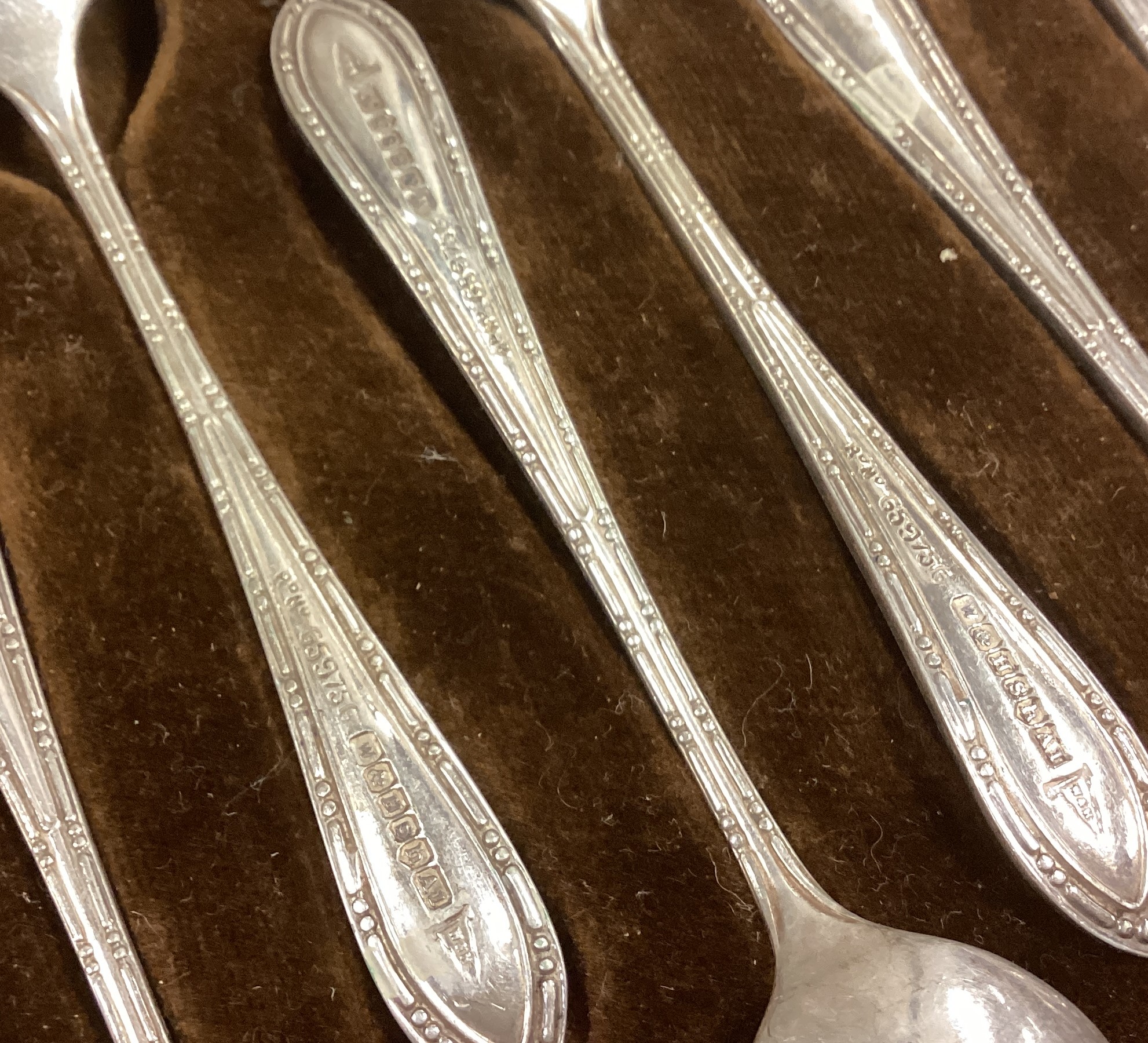 A good set of twelve silver coffee spoons together with matching tongs. - Image 3 of 3