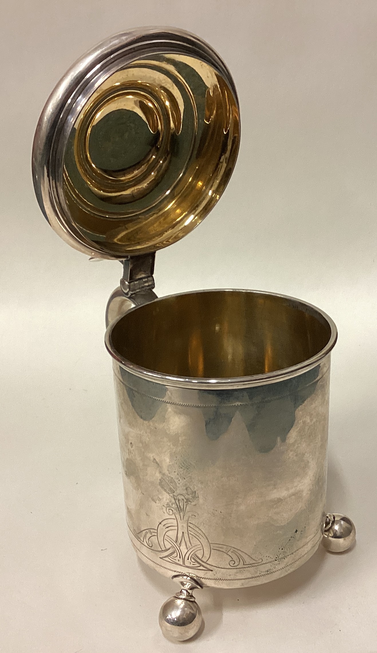 A rare silver lidded tankard. By David Andersen. - Image 3 of 4