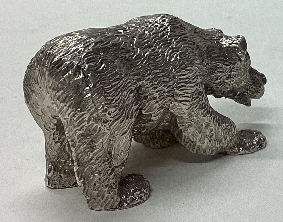 A novelty heavy silver figure of a bear. - Image 3 of 4