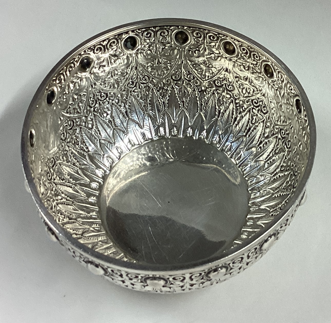 A heavy Victorian silver sugar bowl with textured decoration. - Image 2 of 4