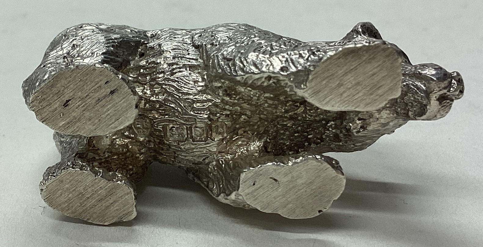 A novelty heavy silver figure of a bear. - Image 4 of 4