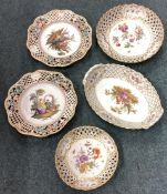 A good collection of decorative porcelain plates.