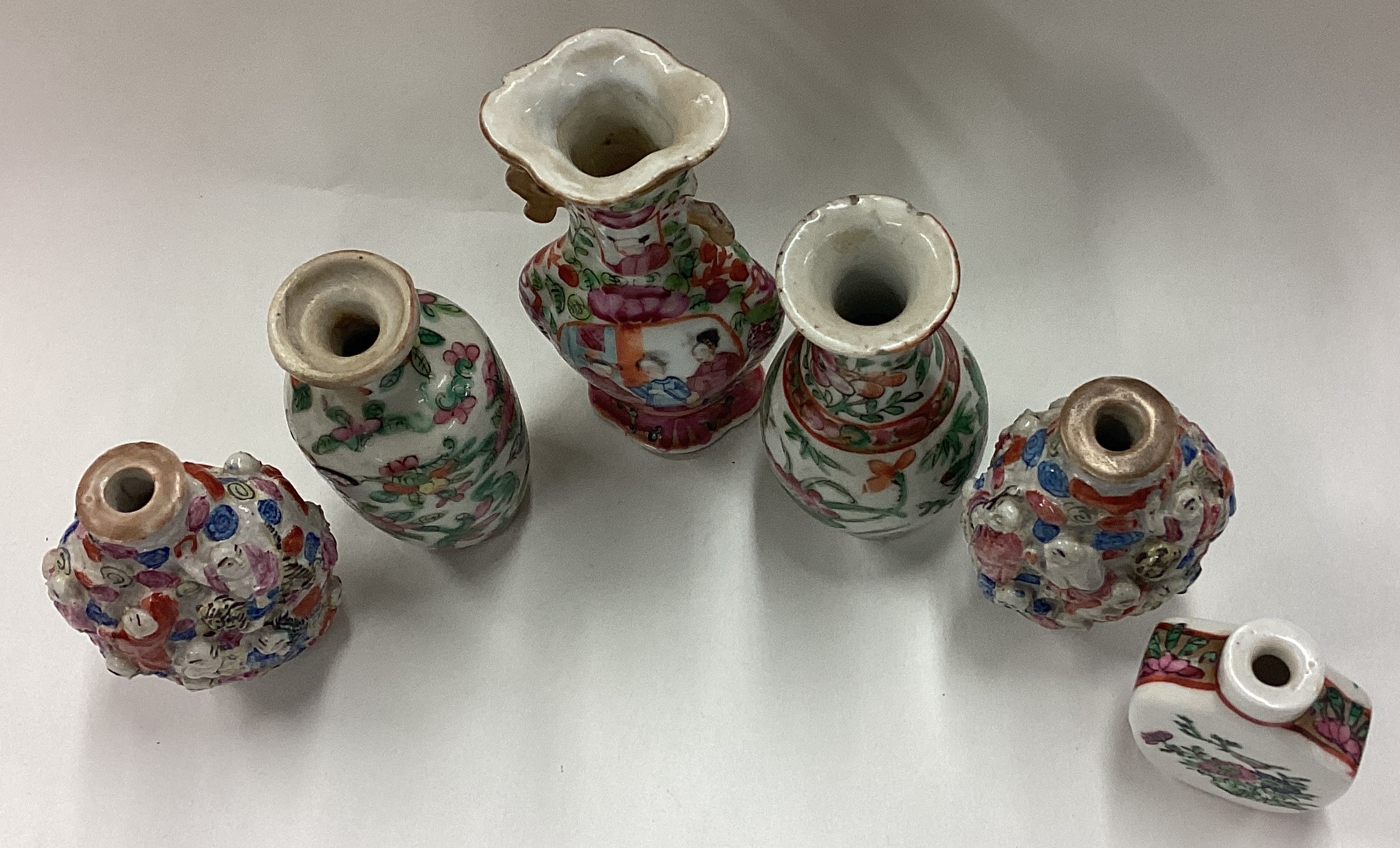 A good collection of six Canton vases. - Image 2 of 5