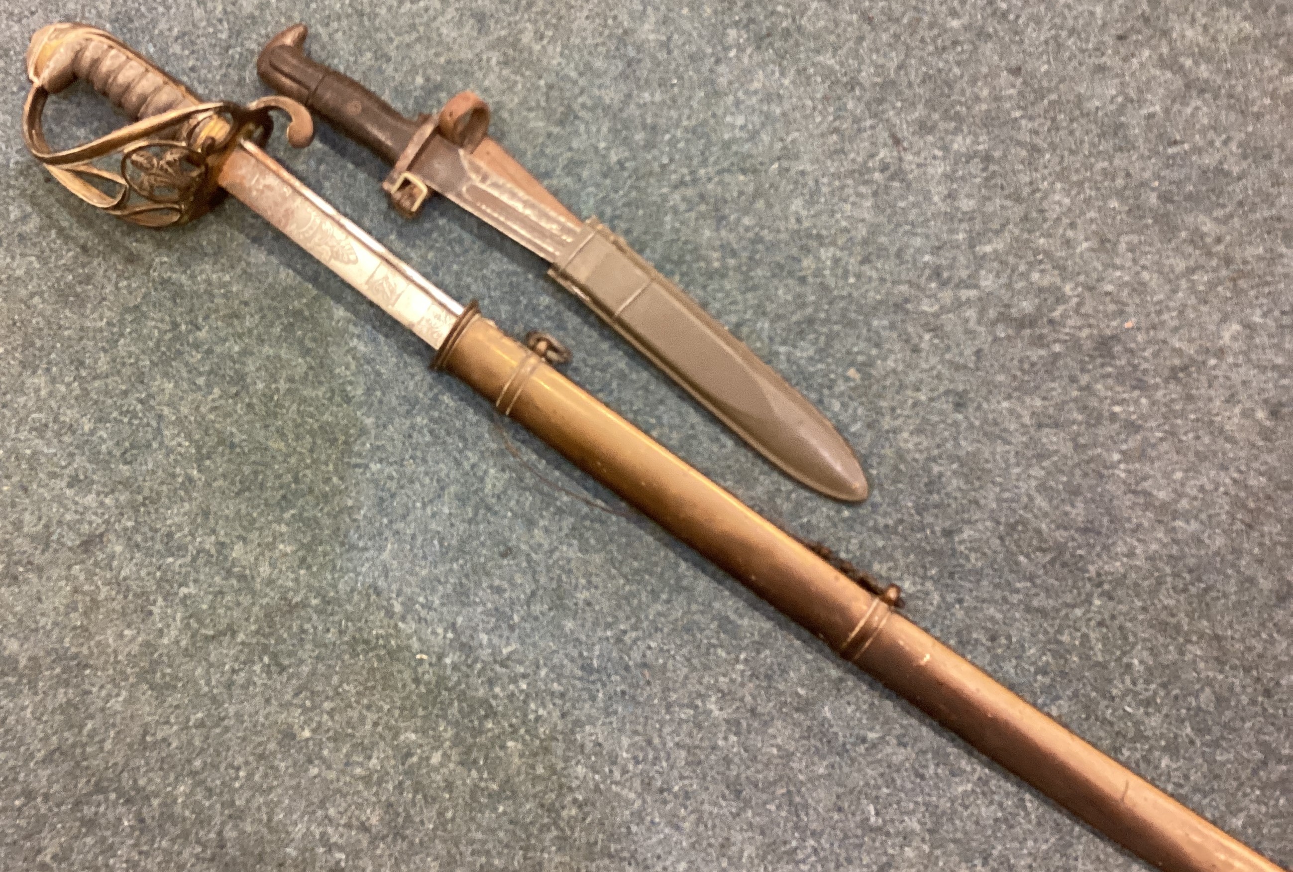 A rare Welsh Fusiliers 1822 pattern Officer's Sword together with a dagger. - Image 2 of 8