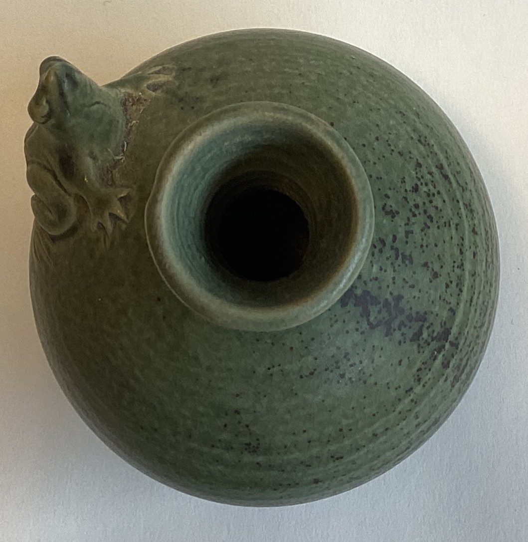 A small celadon stoneware bud vase with tree frog - Image 3 of 5