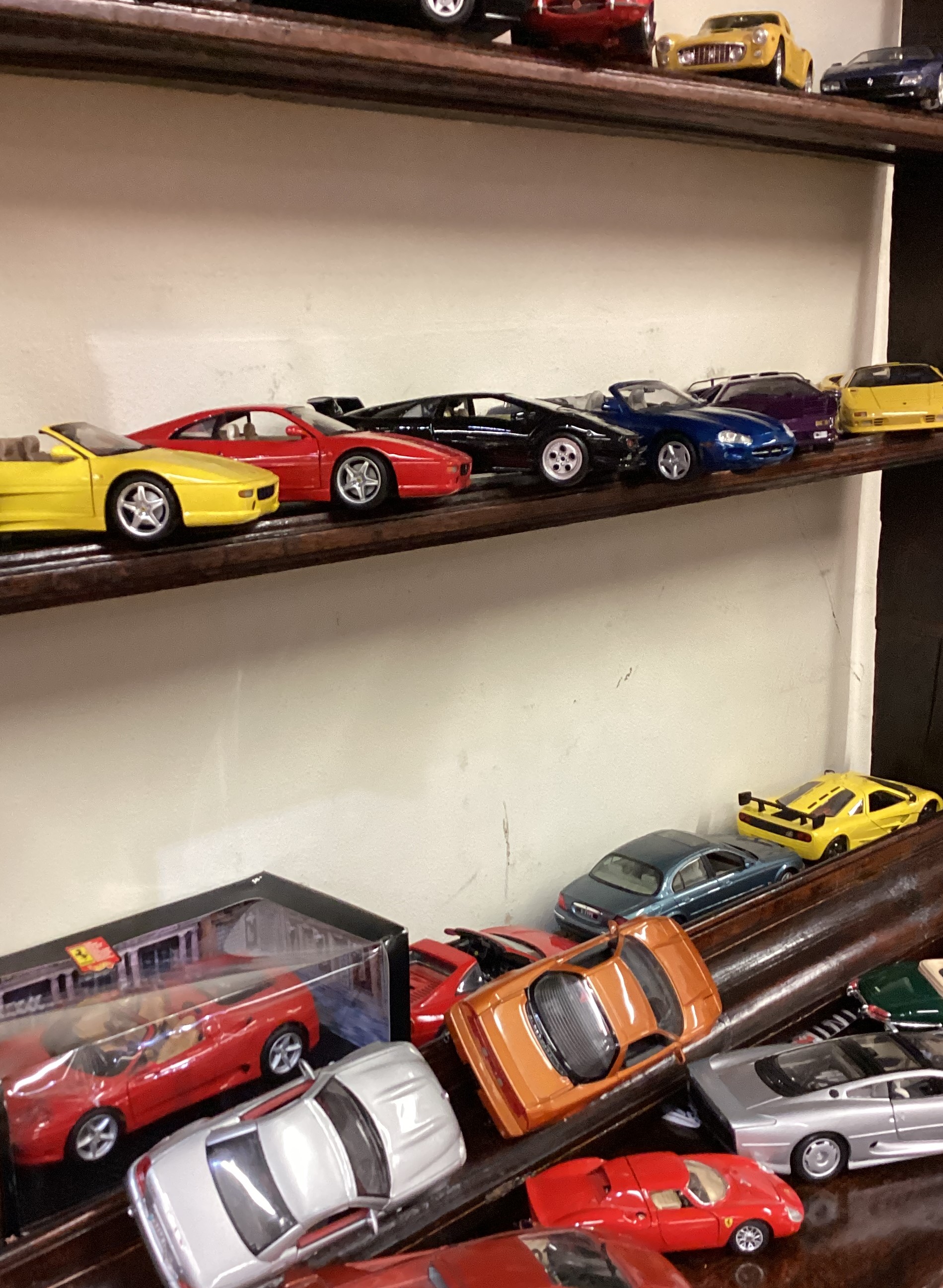 A good collection of 1:18 scale model cars. - Image 2 of 2