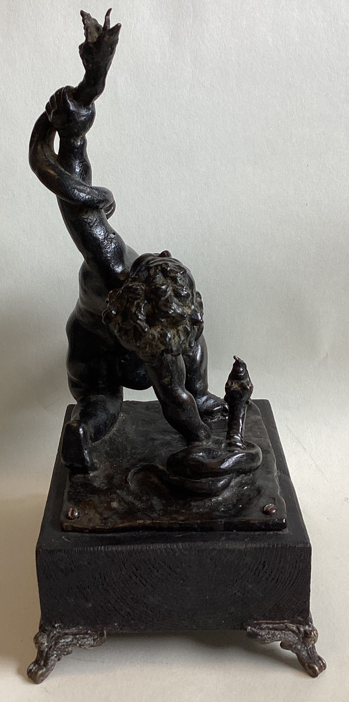 AFTER FRANCESCO FANELLI: A bronze figure of Hercules strangling serpents. - Image 7 of 9