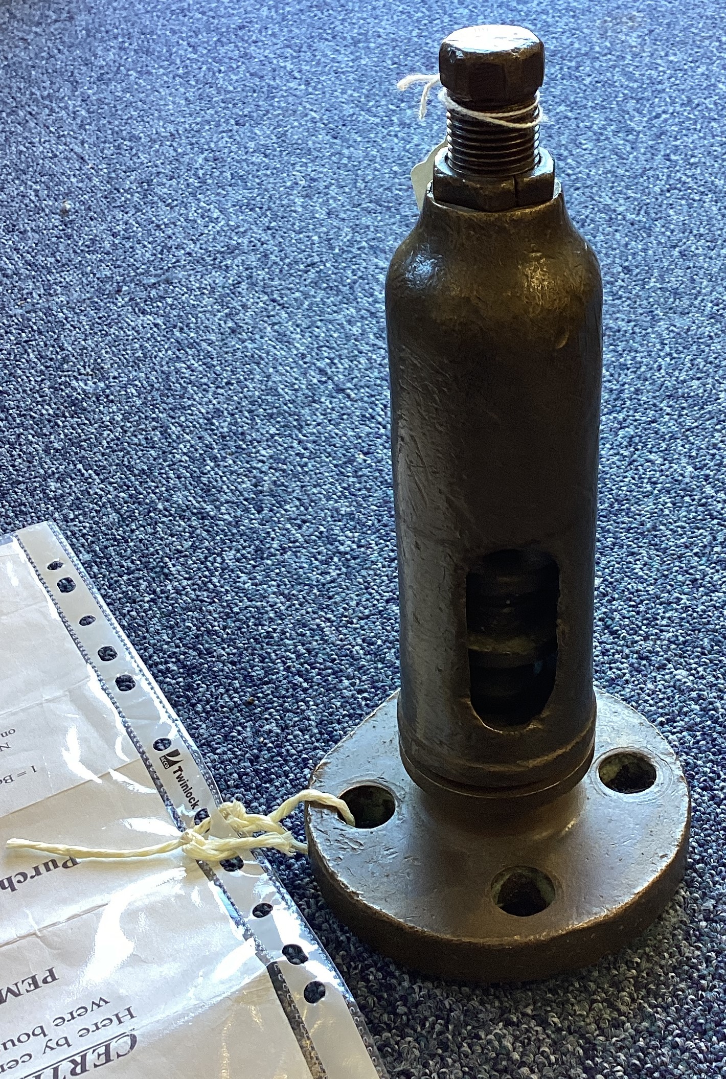 A boiler safety valve from a Norwegian vessel. - Image 2 of 2