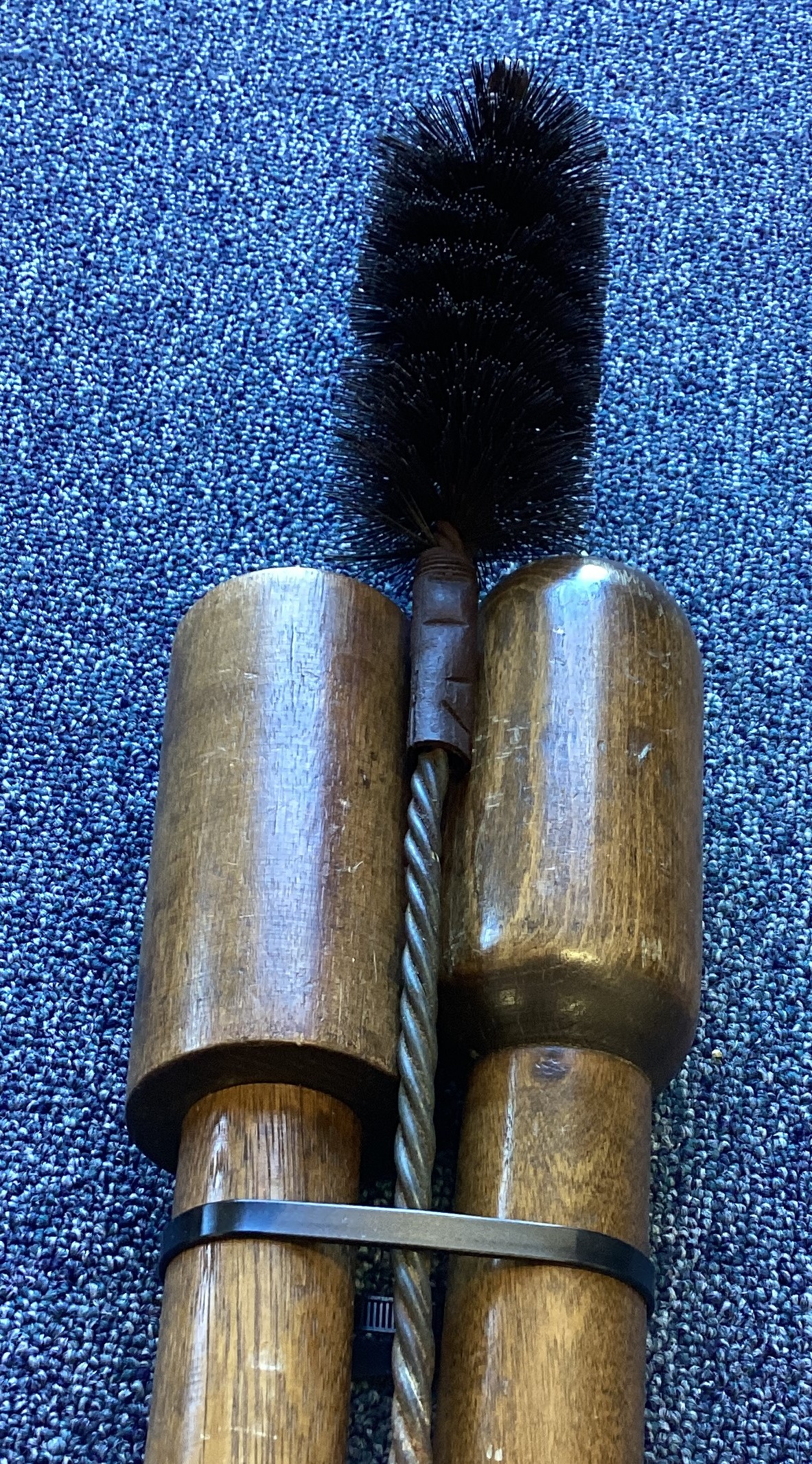 A set of loading rams together with a cleaning brush. - Image 2 of 2