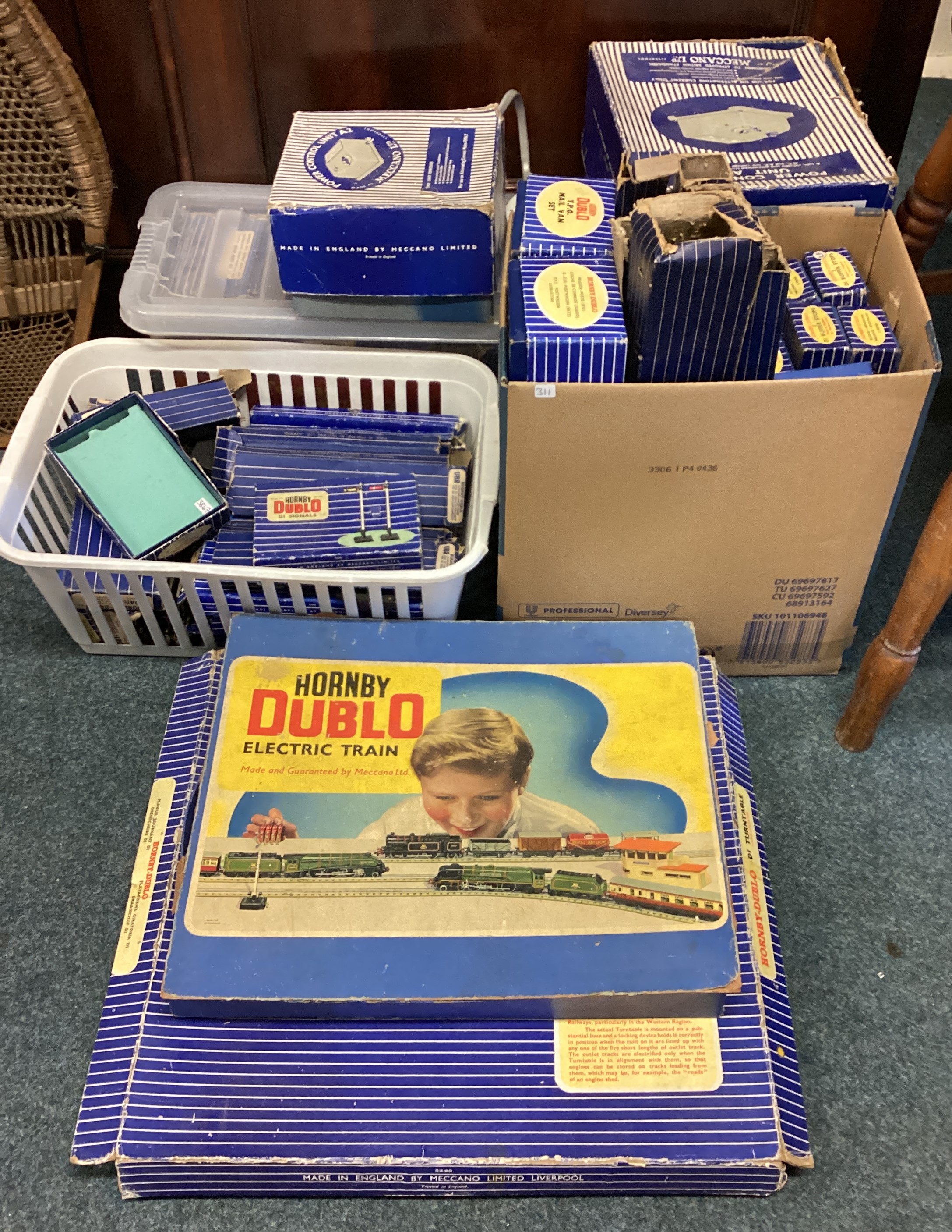 A collection of Hornby Dublo 00 gauge.