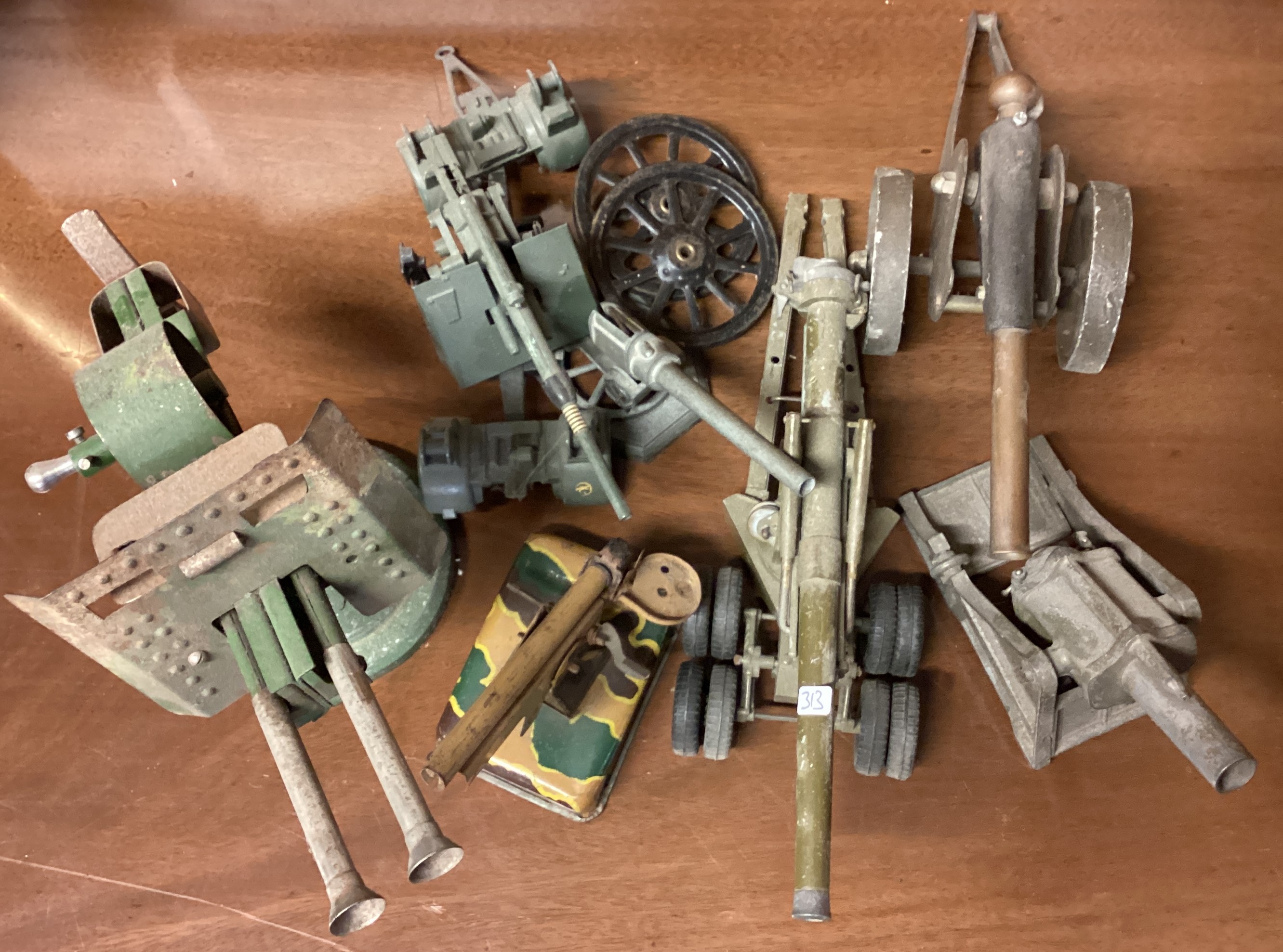 A collection of old toy Military guns etc. - Image 2 of 2