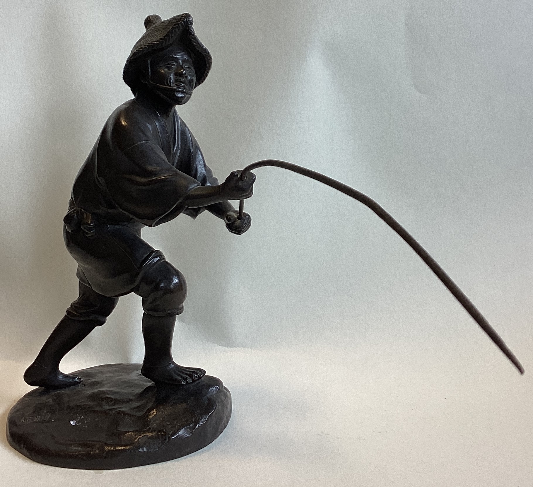 A good Chinese bronze of a gent fishing. Seal mark to base. - Image 3 of 5