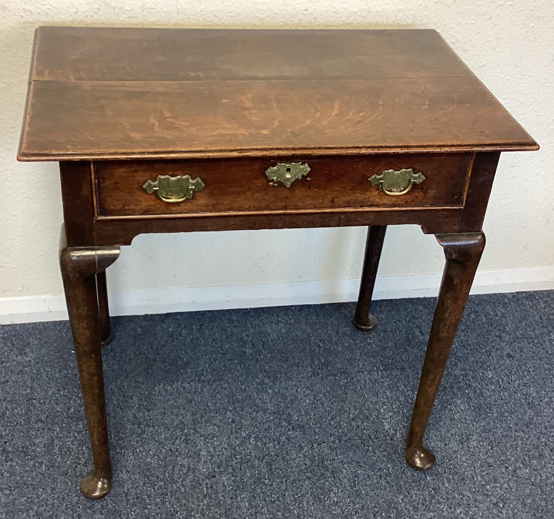 A Georgian oak single drawer side table. - Image 2 of 2