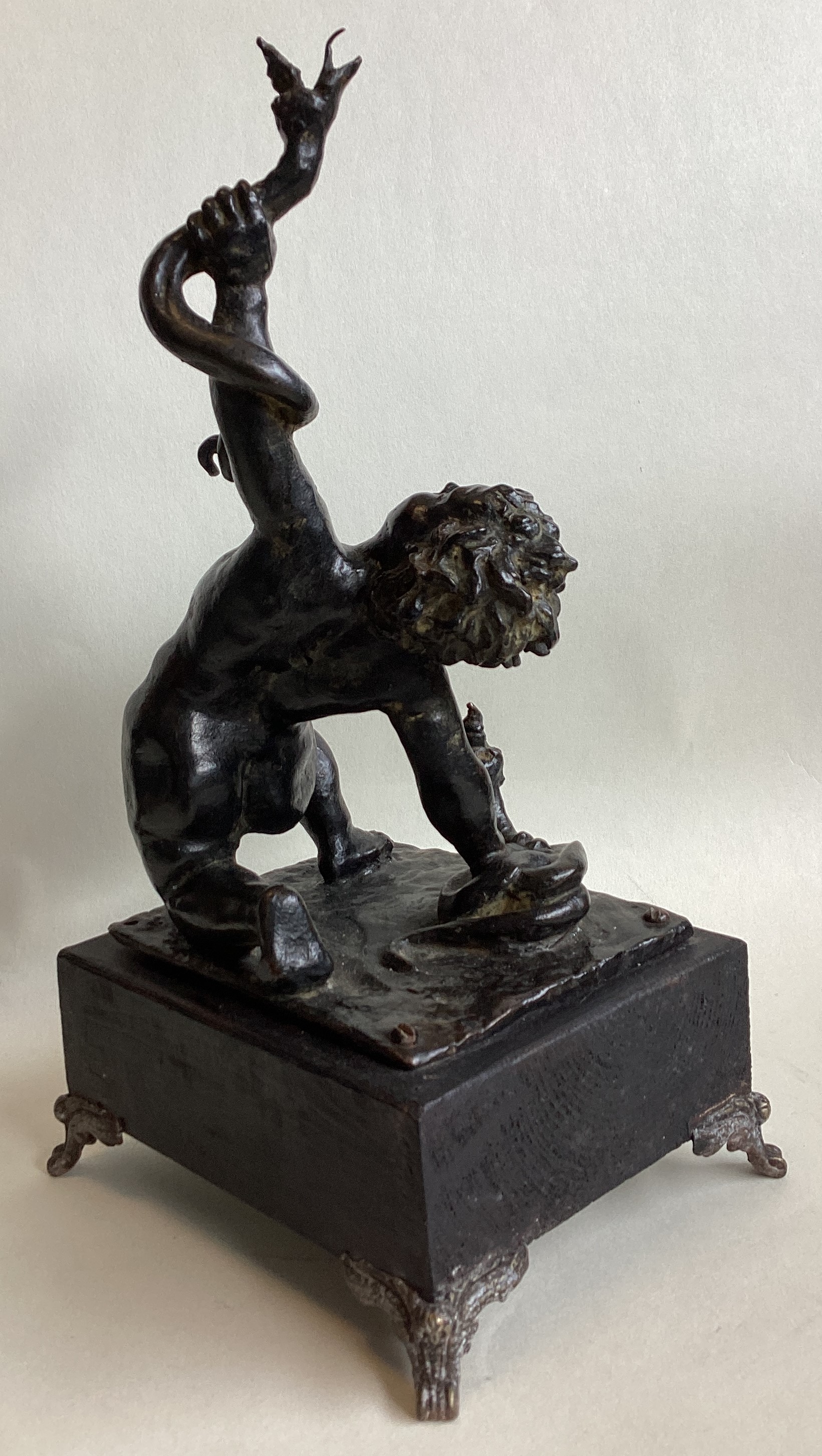 AFTER FRANCESCO FANELLI: A bronze figure of Hercules strangling serpents. - Image 8 of 9
