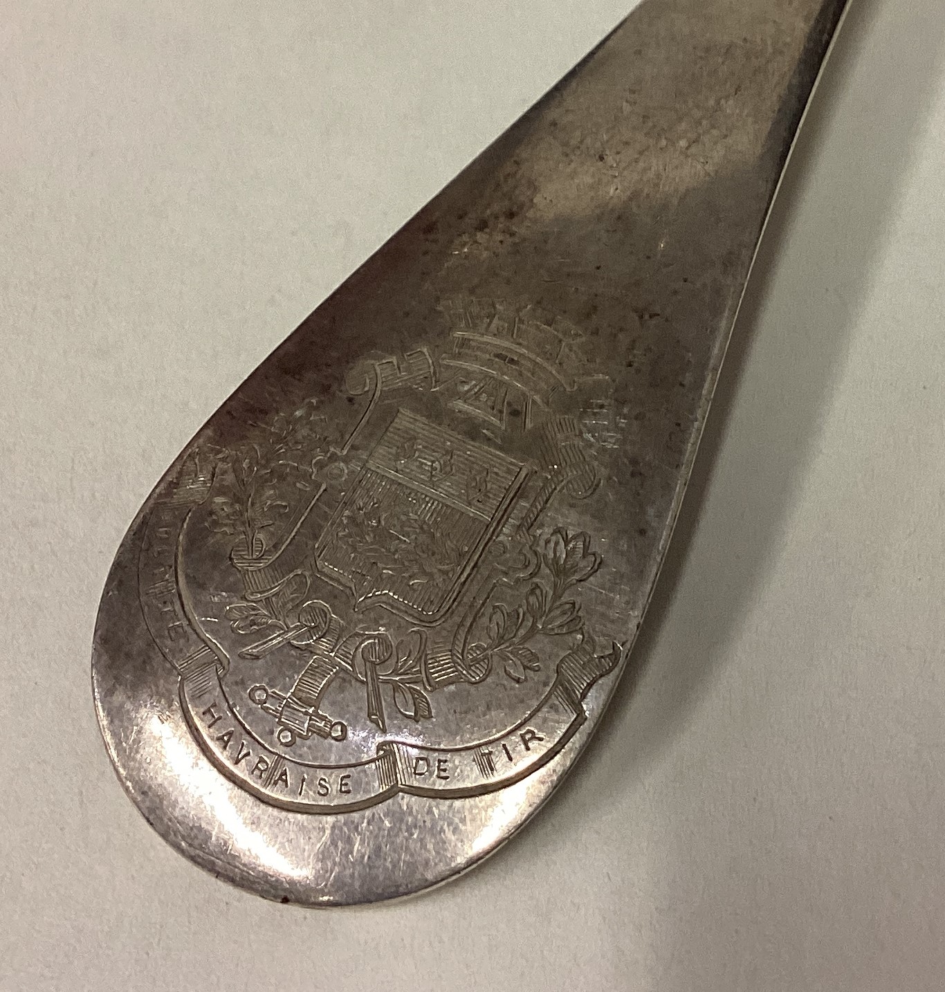 An 18th Century French silver clam server with central armorial to terminal. - Image 2 of 2