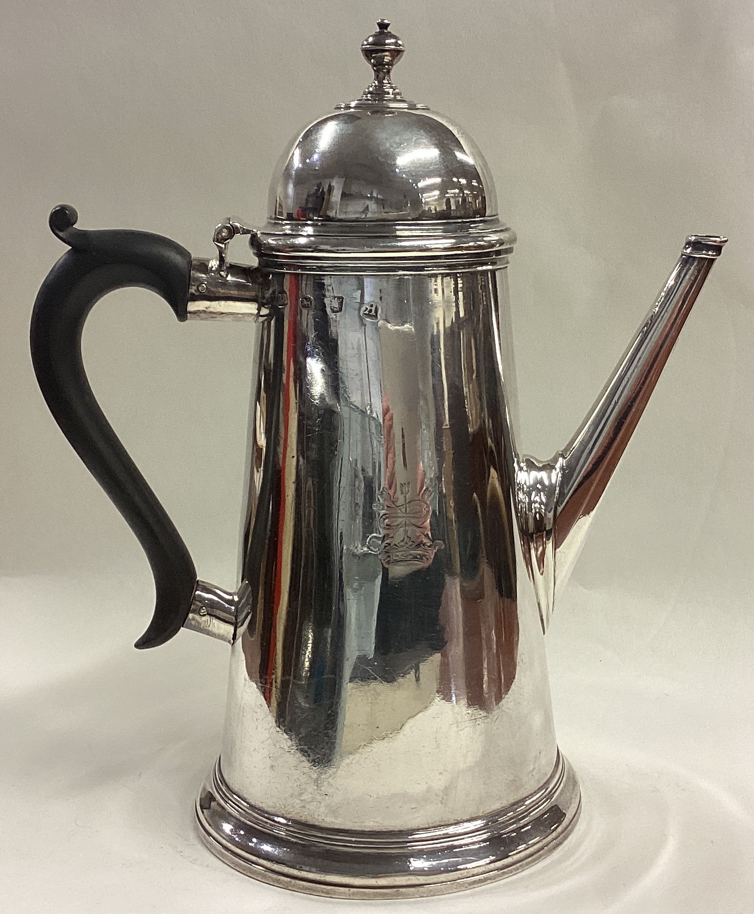 A fine crested George II silver coffee pot. London 1732.