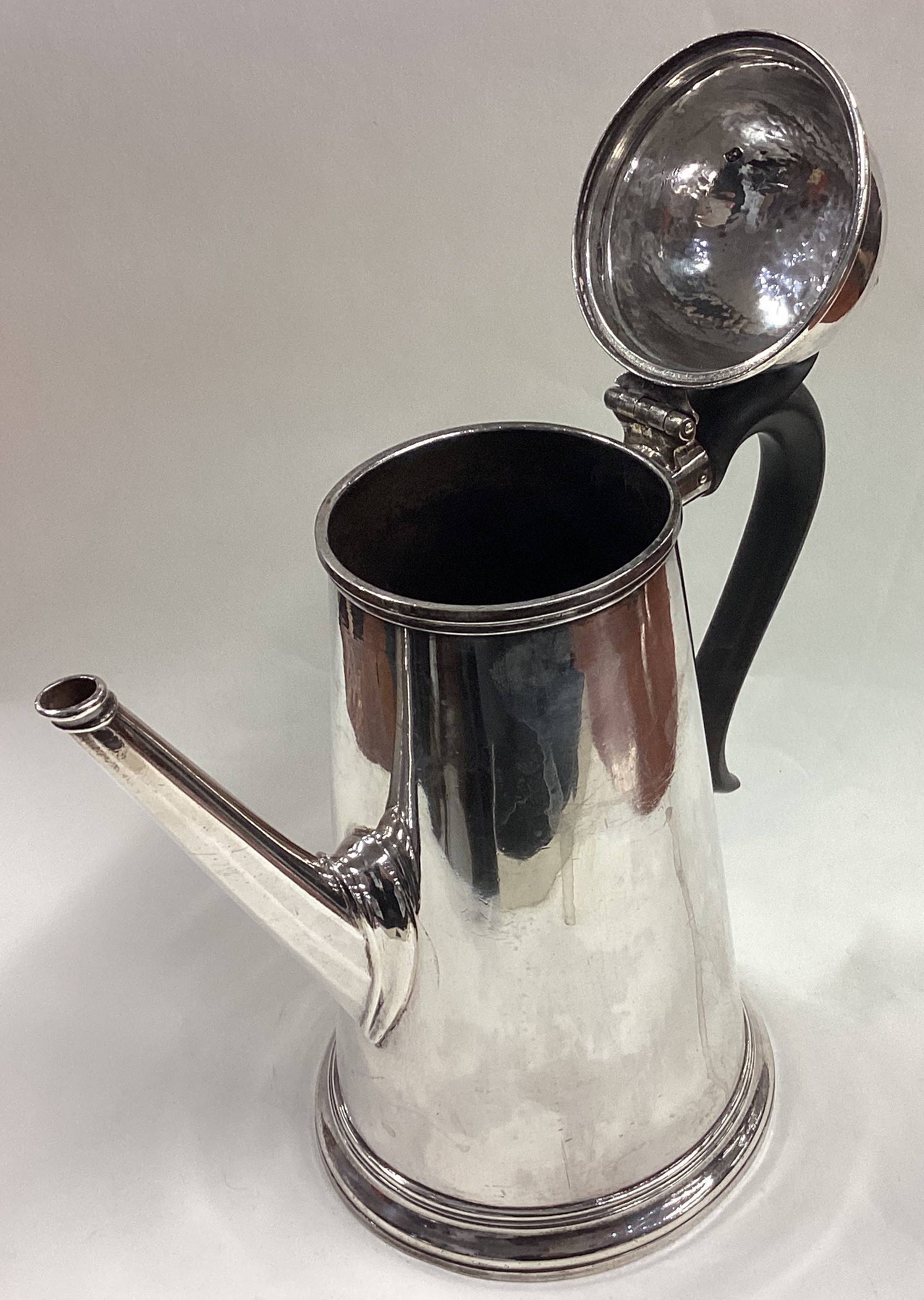 A fine crested George II silver coffee pot. London 1732. - Image 4 of 5