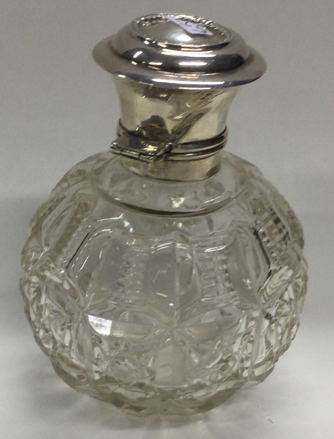 A silver and glass scent bottle. - Image 2 of 2