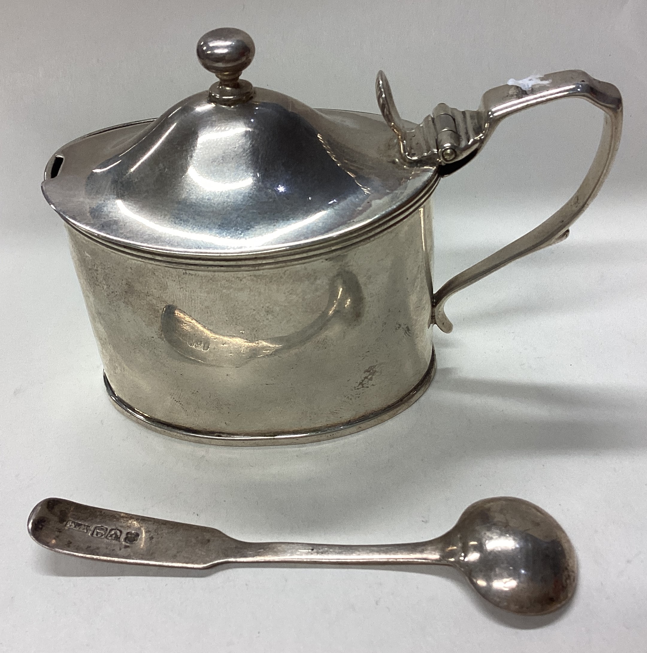 A George III silver mustard pot with BGL and spoon. - Image 3 of 3