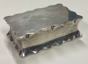 An Edwardian silver snuff box with hinged lid.