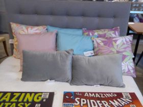 +VAT 8 various scatter cushions