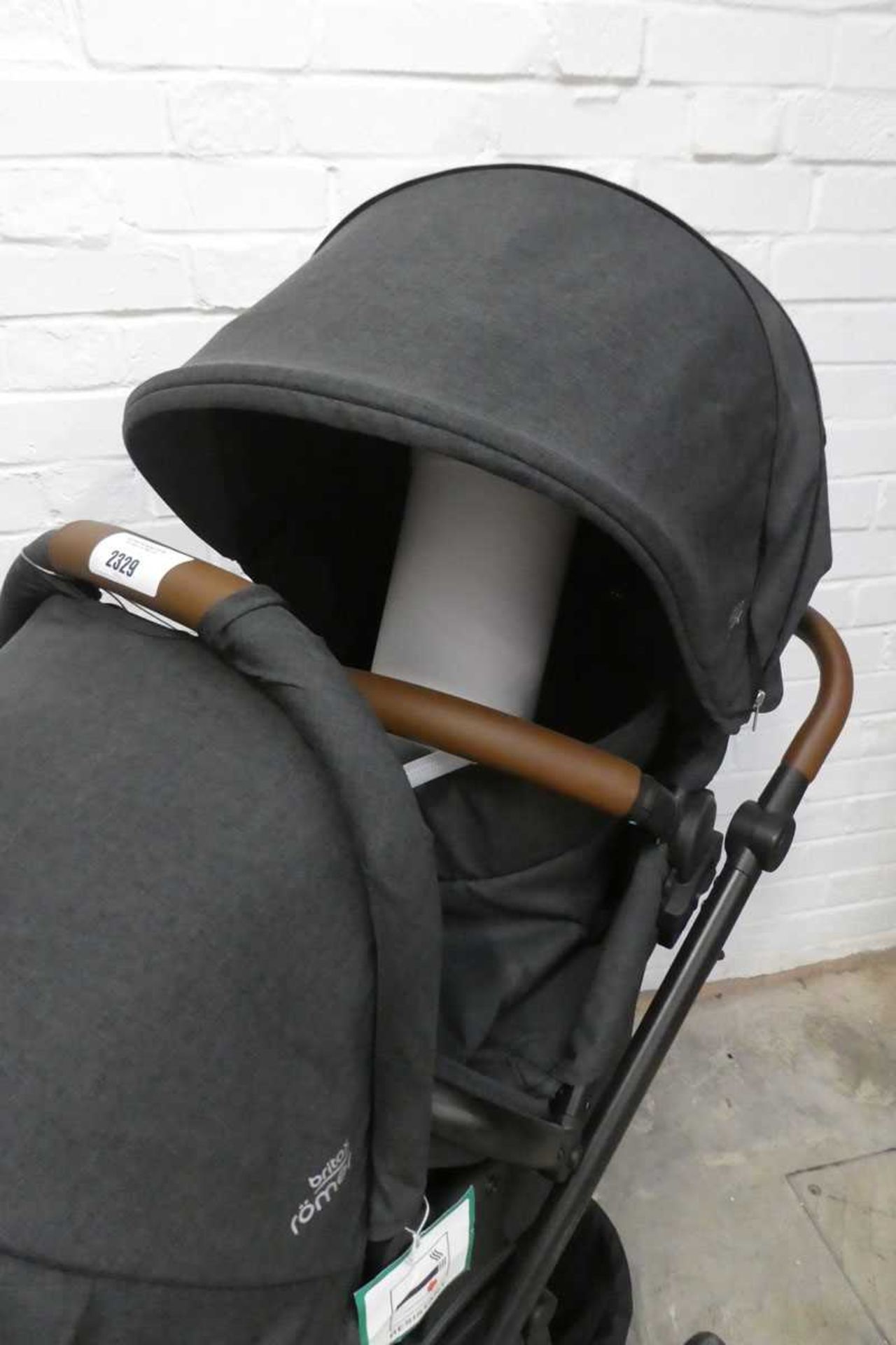+VAT Britax Romer 2 in 1 childs buggy system in dark grey - Image 4 of 4