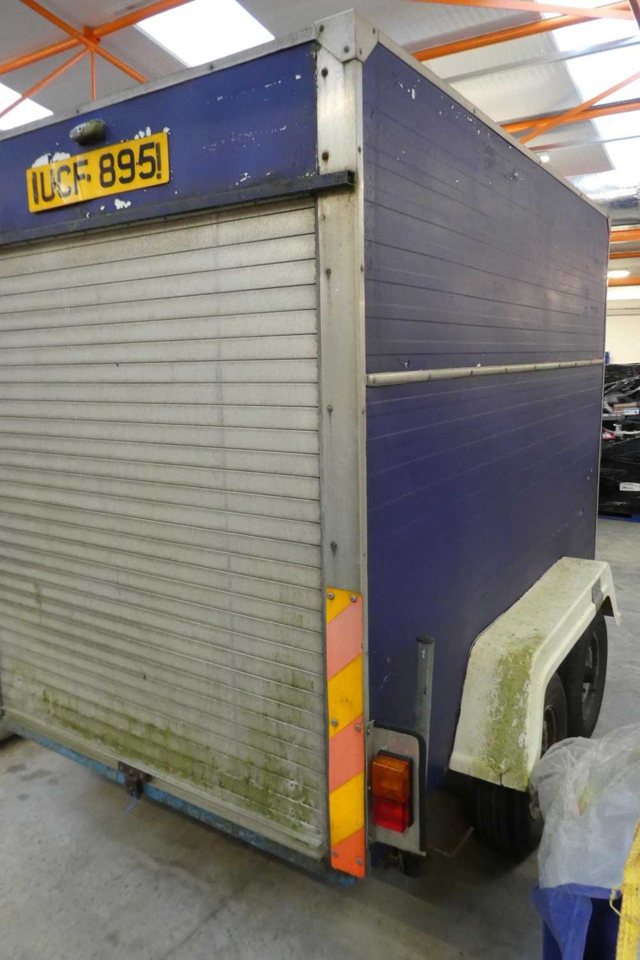 Twin axle 8' x 4' box trailer in blue - Image 4 of 5