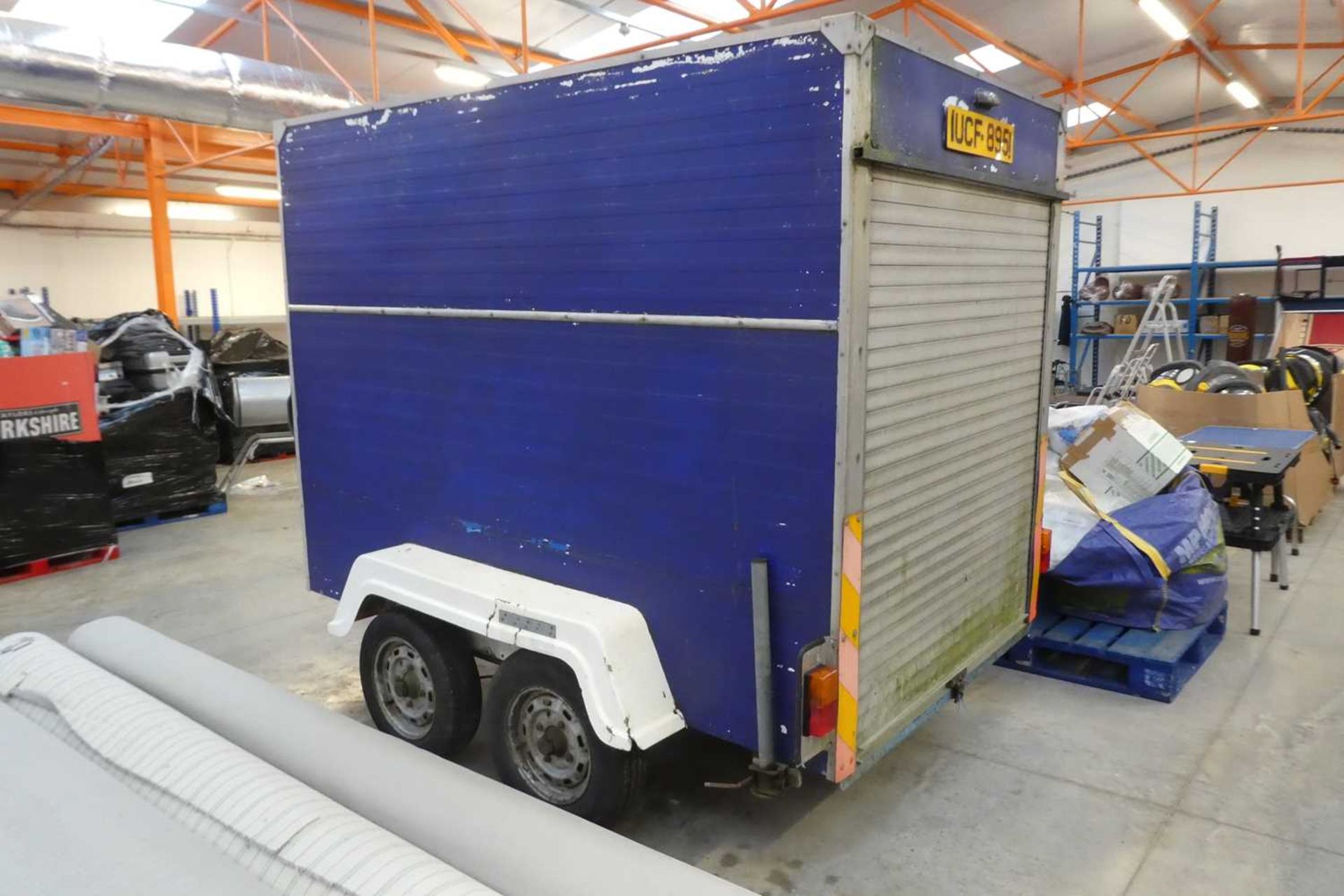 Twin axle 8' x 4' box trailer in blue - Image 3 of 5