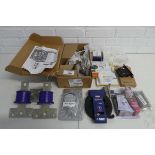 +VAT Boxed Schlage F Series door handle set with quantity of various other home security items incl.