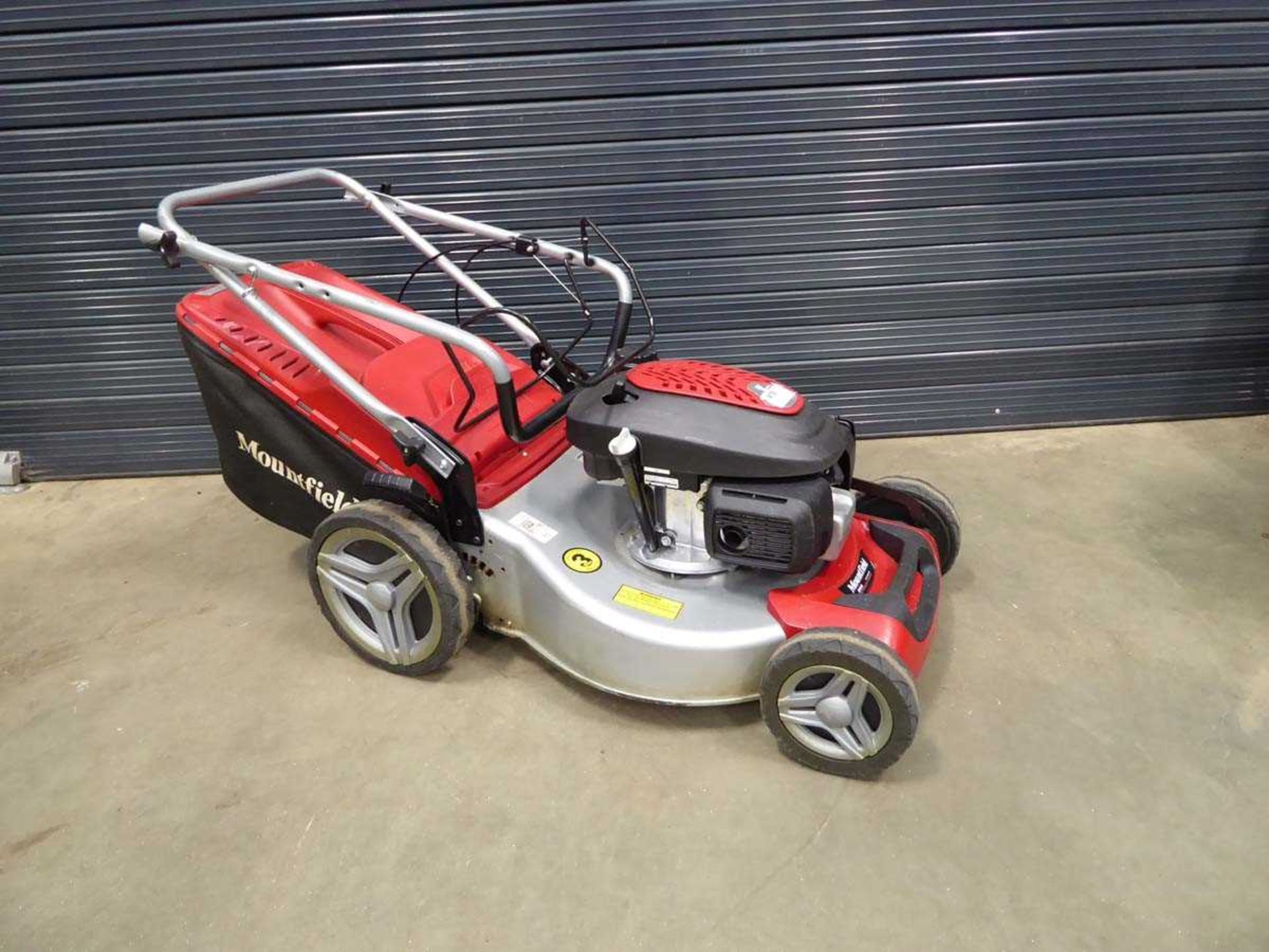 +VAT Mountfield petrol powered rotary mower with grass box