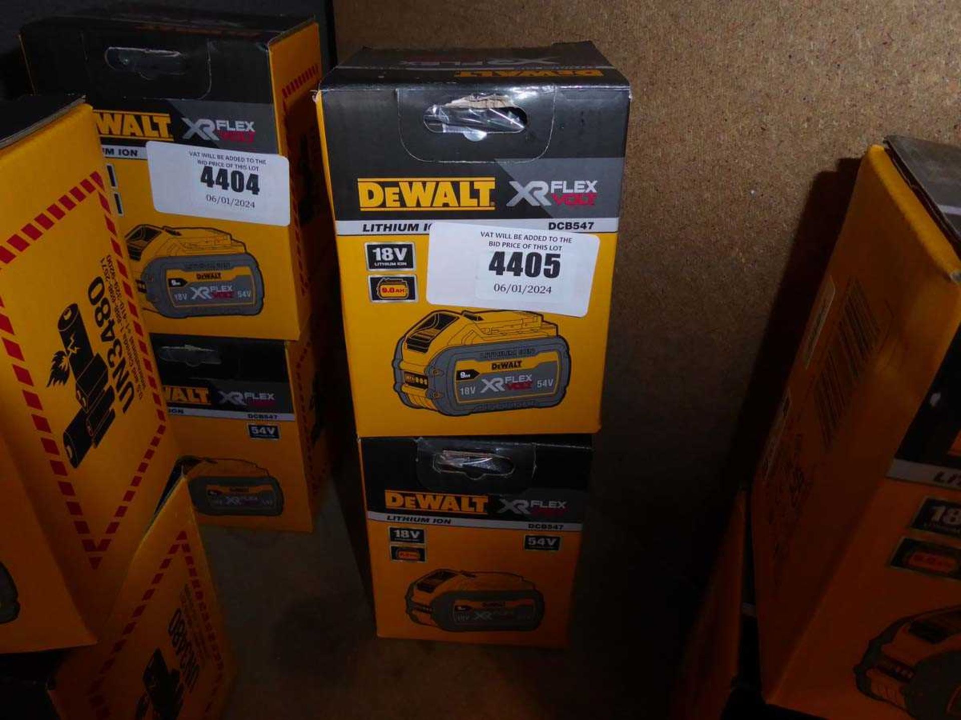 +VAT 2 Dewalt Xr Flex 18V batteries