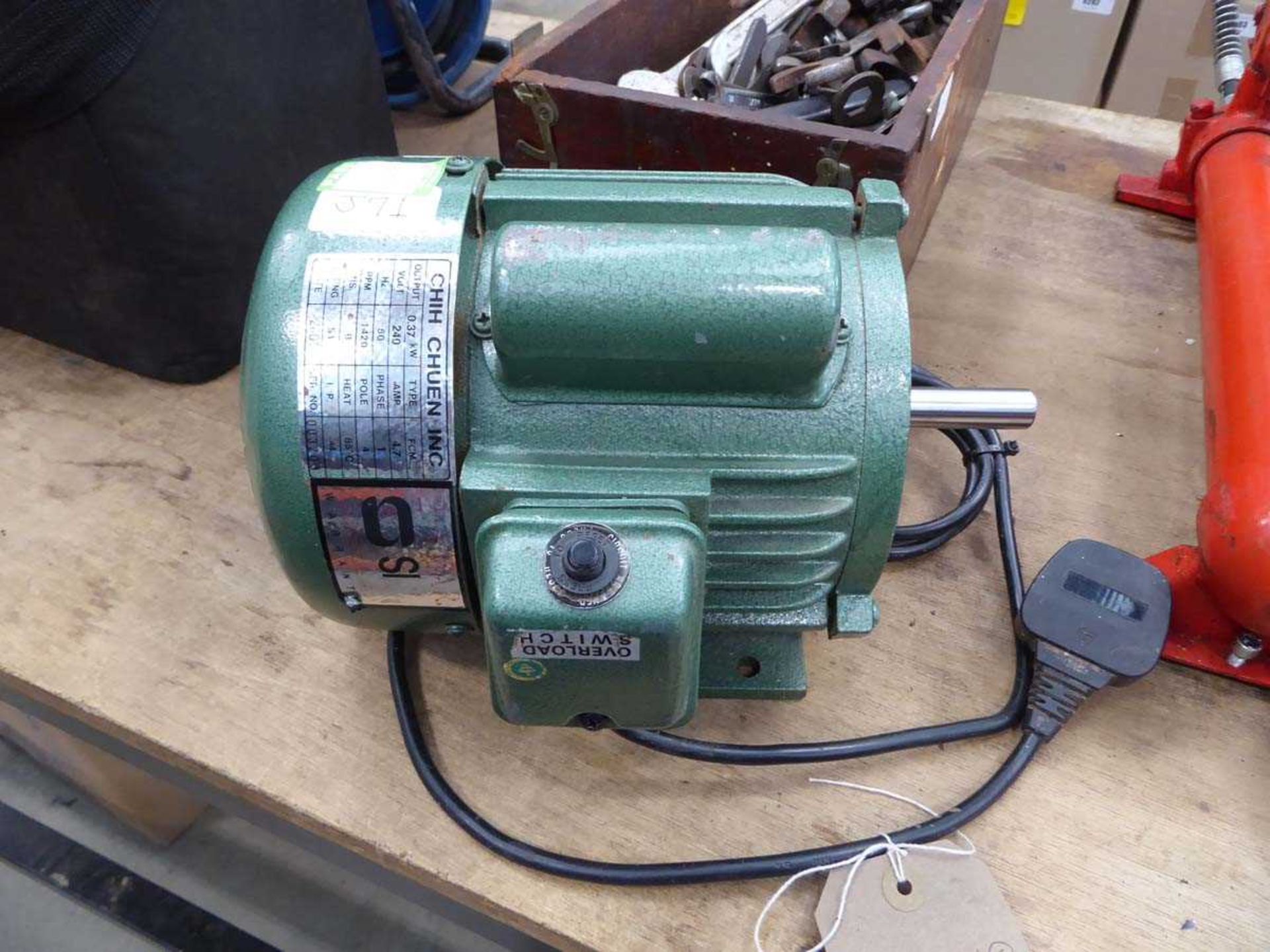 Large electric motor, single phase