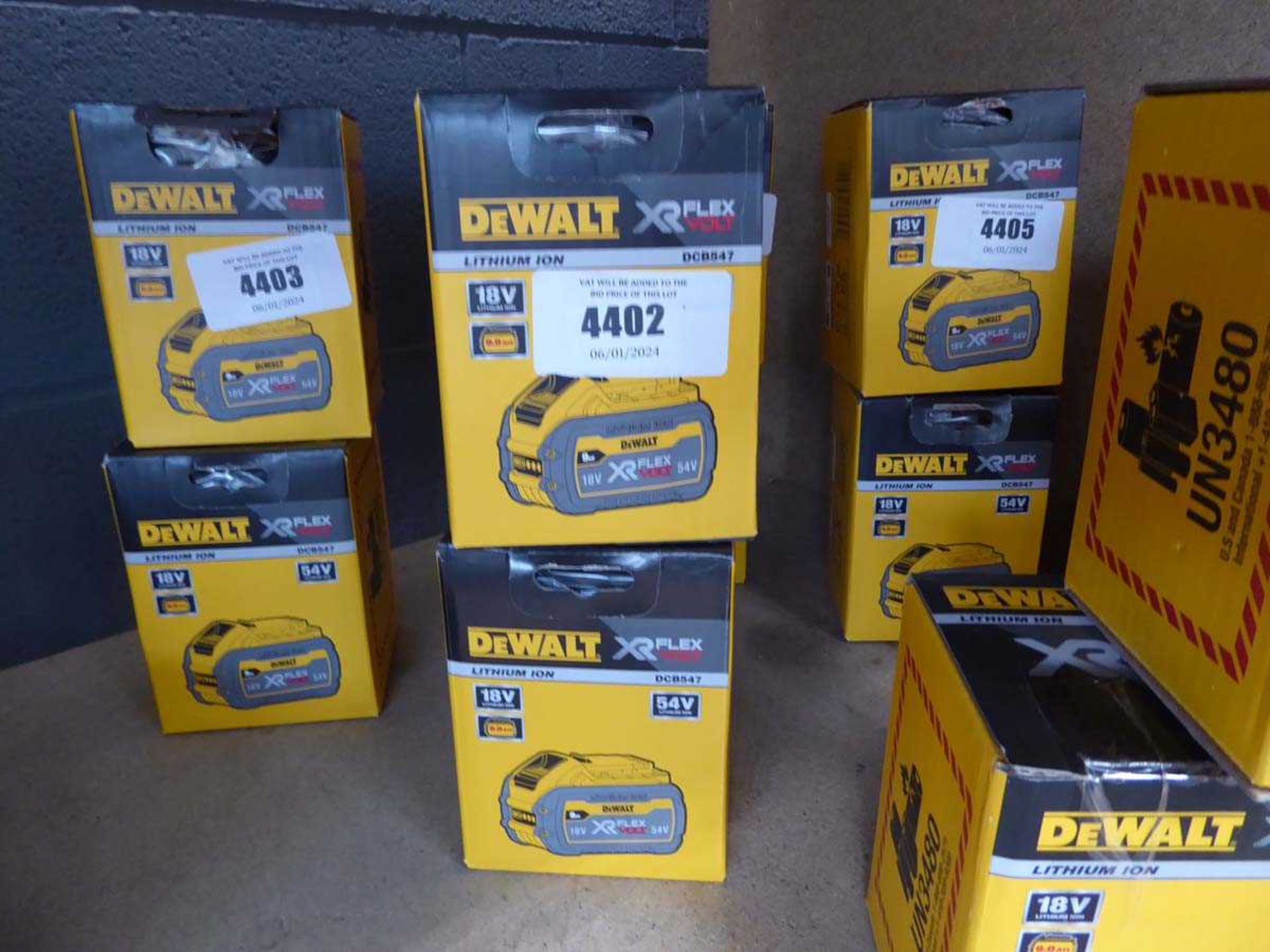 +VAT 2 Dewalt Xr Flex 18V batteries