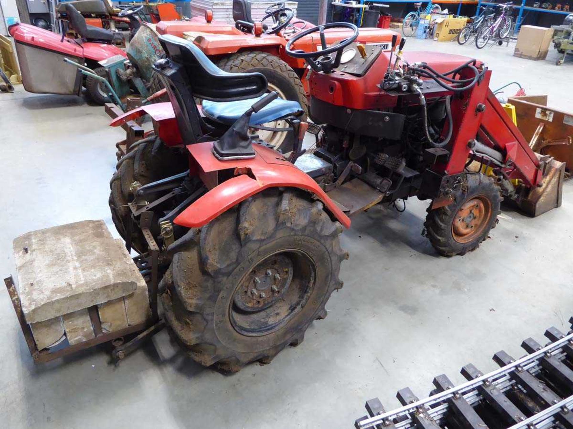 Kubota four wheel drive compact tractor with fore loader - Image 5 of 10