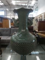 Large Crane patterned Japanese vase