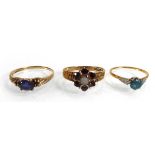Three 9ct yellow gold and yellow metal dress rings set various stones, various sizes, overall 7
