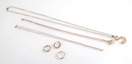 A group of 9ct yellow gold jewellery comprising a band ring, a pair of ear hoops, a figaro link