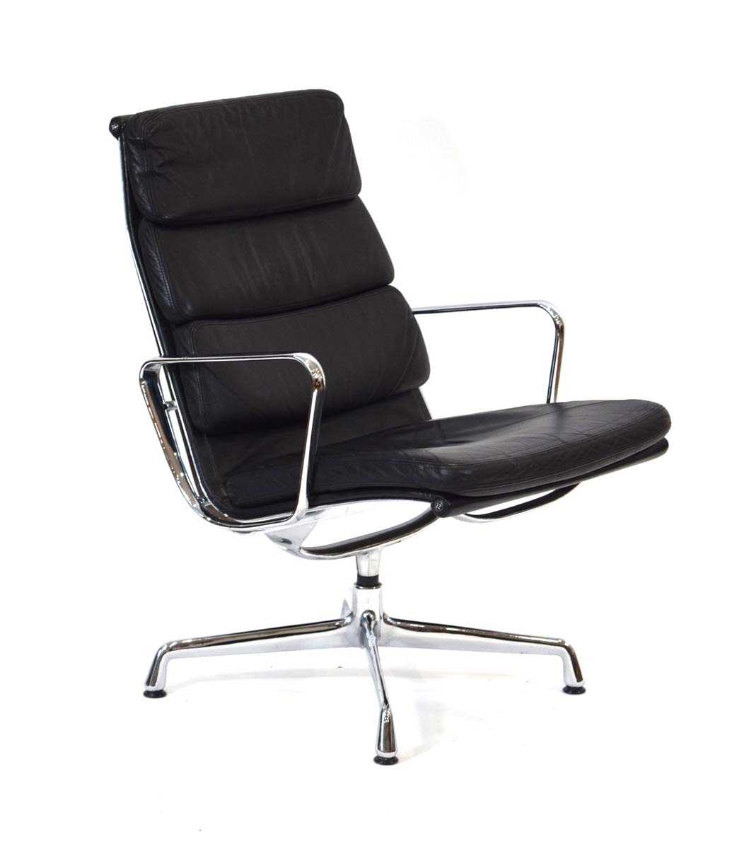 Charles and Ray Eames for Vitra, a 1980's Soft pad (Softpad) elbow or desk chair upholstered in