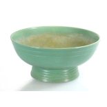 Keith Murray for Wedgwood, a matt green pedestal bowl, di. 26 cm