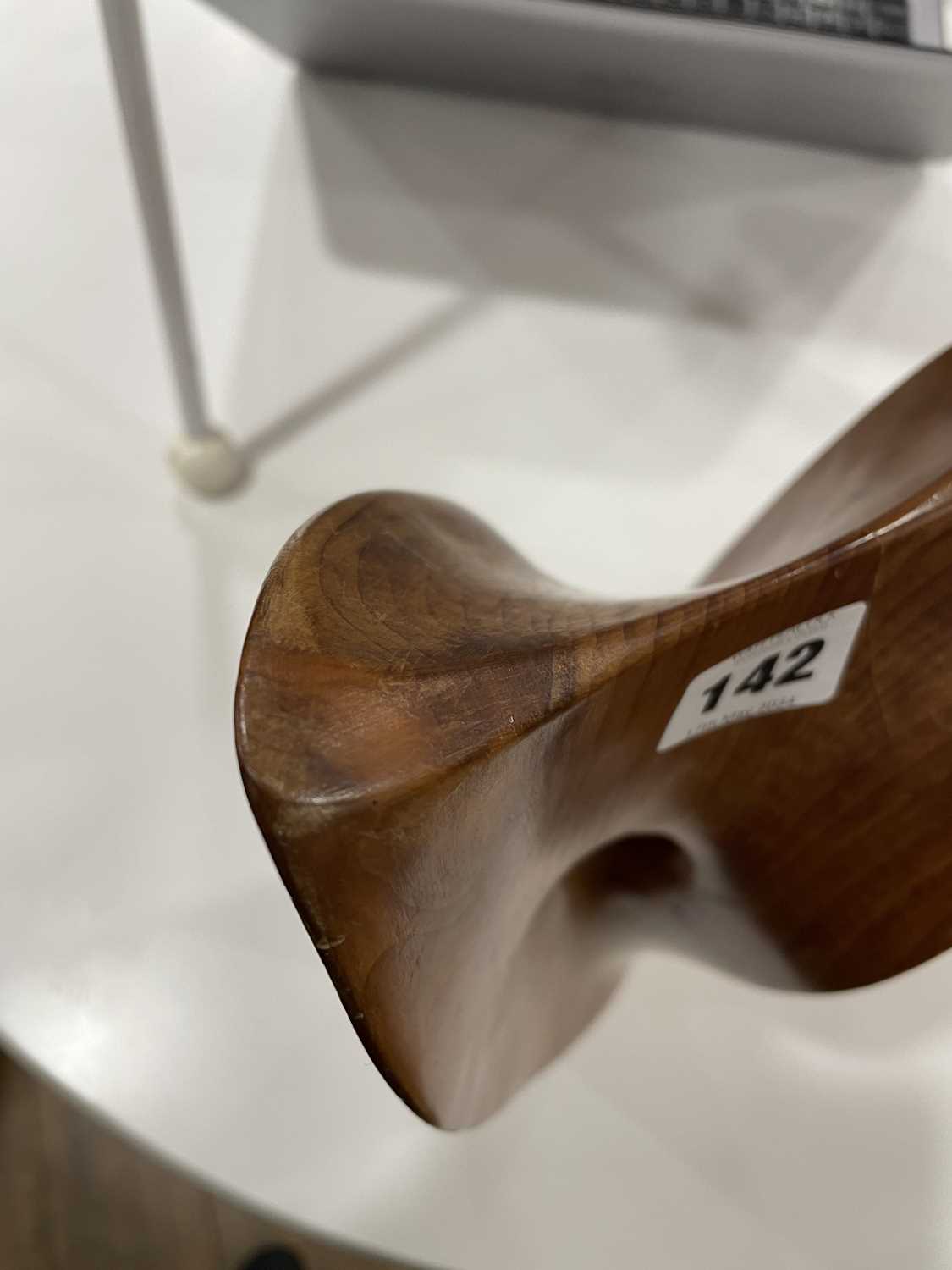 'Concave Form': a yew tabletop sculpture in the manner of Conrad Lewis, initialled CL, h. 32 cm Some - Image 12 of 13