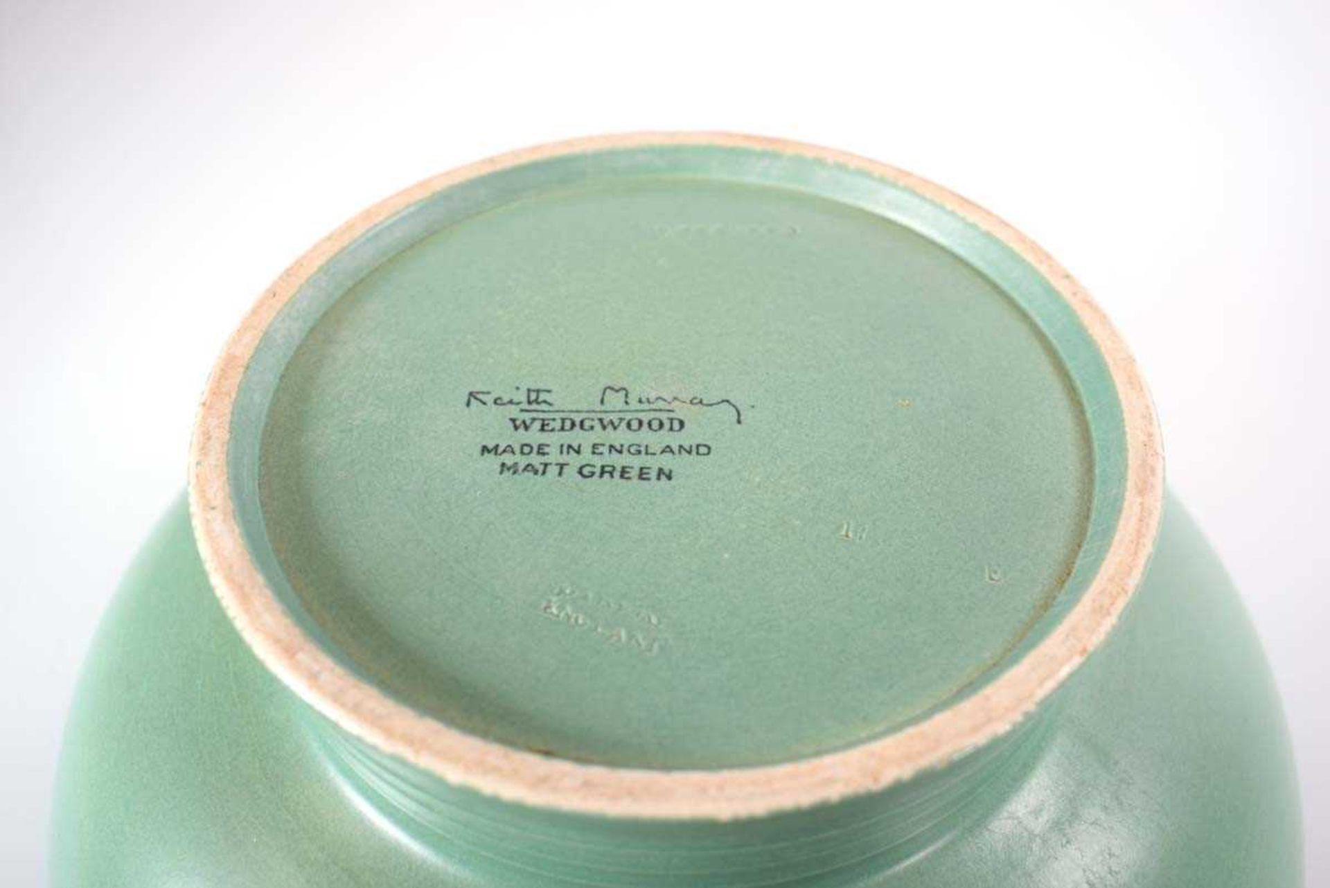 Keith Murray for Wedgwood, a matt green pedestal bowl, di. 26 cm - Image 3 of 3